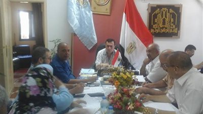 تعليم مطروح : تفعيل المجموعات المدرسية كوسيلة لمحاربة الدروس الخصوصية وانتقاء المعلمين للعمل بها
