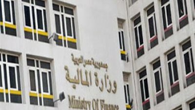 المالية : صرف حافز 100% من الراتب الأساسي قبل 12 سبتمبر.. لمنع الأحتجاجات ضد قانون الخدمة المدنة