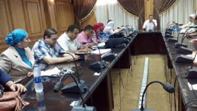 اجتماع نائب رئيس جامعة قناة السويس برؤساء اللجان المنظمة لأسبوع شباب الجامعات
