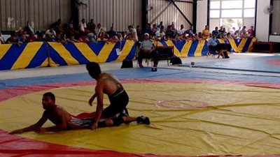 إنطلاق مسابقات المصارعة الرومانية بأسبوع الجامعات