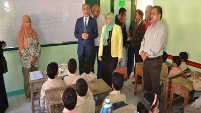 محافظ كفر الشيخ يتابع انتظام العملية التعليمية بعدد من المدارس في أول يوم دراسي