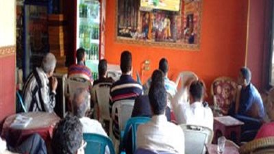 مقاهي العريش قبلة الطلاب الهاربين من المدارس