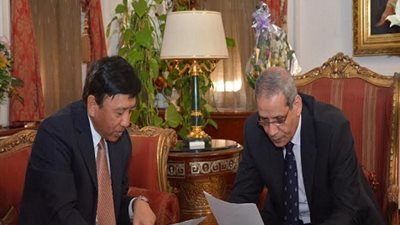 الهلالى يستقبل السفير اليابانى يبحث معه نقل نموذج المدرسة اليابانية لمدارسنا