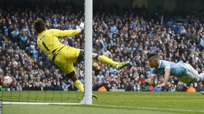 أجويرو يحرز 