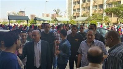 نائب رئيس جامعة بنها يتفقد قاعات الدراسة والمحاضرات بكليات الجامعة

