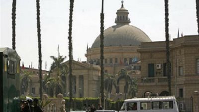 دعوى قضائية ضد رئيس جامعة القاهرة بسبب قرار 