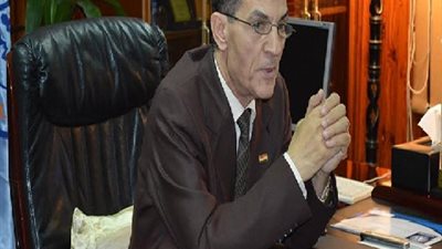 عزب يطالب بإلغاء 