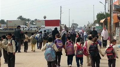 القوات المسلحة توافق علي انشاء كوبرى للمشاه أمام مدرسة 