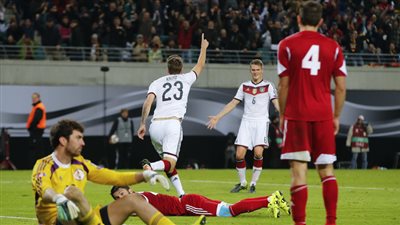 ألمانيا وبولندا إلى نهائيات 