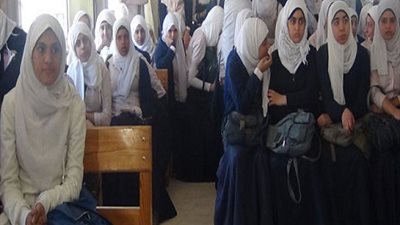 مدير عام التربية والتعليم بالبحر الأحمر يتفقد مدارس الغردقة