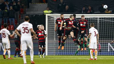 شاهد اهداف المباراة المجنونة بين روما وبايرن ليفركوزن 4-4