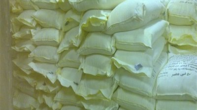 ضبط 9 أطنان دقيق بلدى ومواد بترولية مدعمة قبل بيعها بأسيوط