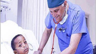 الجامعة البريطانية تمنح يعقوب الدكتوراه الفخرية