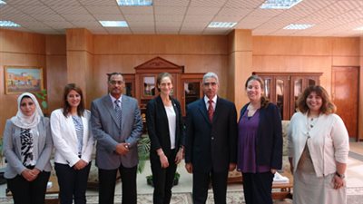 رئيس جامعة جنوب الوادي يلتقي وفد الوكالة الأمريكية للتنمية
