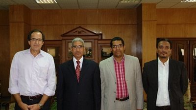 رئيس جامعة جنوب الوادى يستقبل أستاذ الطاقة المتجددة بجامعة اثينا
