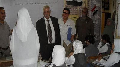 وكيل تعليم الفيوم : التربية مسئولية مشتركة للجميع.. ويوصي الطالبات بتفعيل الأنشطة المدرسية