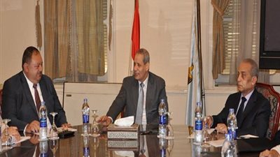 التعليم تتابع واقعة سقوط مروحة سقف على تلميذتين بمدرسة نبيل الوقاد