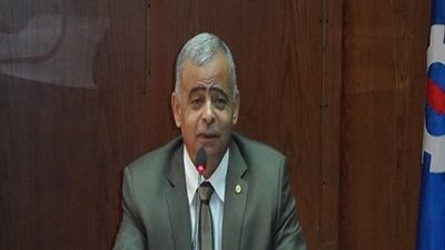 محافظ السويس: دراسة إنشاء جامعة خاصة ومشروعات إسكان بالمحافظة