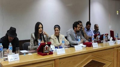 بالصور.. تكريم أسرة مسلسل ظرف أسود بجامعة الأهرام الكندية