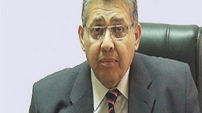 الشيحى يطالب جامعة القاهرة بحل أزمة الطلاب الوافدين بطب الأسنان