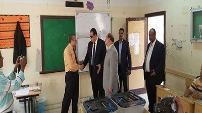بالصور.. محافظ الفيوم يتفقد عدد من اللجان في اليوم الاول للانتخابات البرلمانية