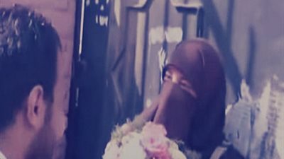 شاهد | طالبة منتقبة تحرج شابًا تقدم لخطبتها في جامعة الأزهر..رد فعلها كان غريب وصادم