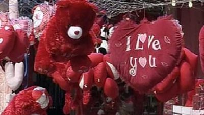 عيد الحب المصرى فكرة مصطفى أمين تتألق بين قلوب العشاق..والسبب 