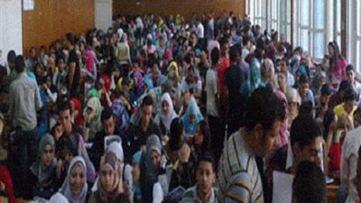 الشرقية علي صفيح ساخن.. أباطرة الدروس يحركون أولياء الأمور للتظاهر أمام المحافظة