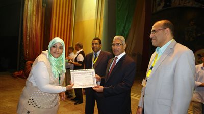 رئيس جامعة جنوب الوادي يشهد حفل ختام مؤتمر شباب الباحثين
