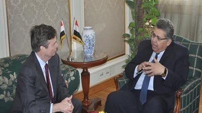 الشيحي يبحث مع رئيس المركز البريطاني زيادة عدد المنح الدراسية  للطلاب المصريين