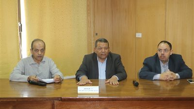 ندوة عن آليات استقطاب أساتذة زائرين من الخارج للجامعة ببني سويف
