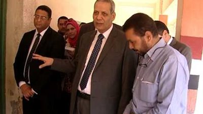 فيديو صادم نهديه للوزير تلاميذ قرية الشيخ حمد بقنا أمتنعواعن الدراسة ..الاهالي لـ 