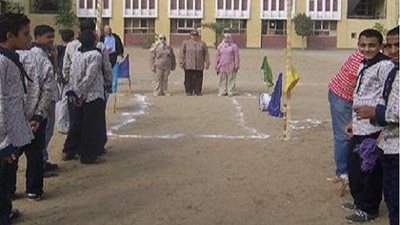 تعليم الجيزة: ولي أمر يشهر سلاحا ناريا يعتدى بالضرب على معلمة داخل مدرسة