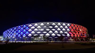 استاد هزاع بن زايد يتزين 