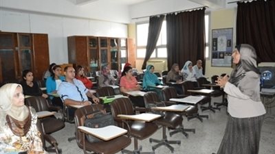 جامعة أسيوط تتبنى تفعيل قواعد الأمن والسلامة داخل معاملها
