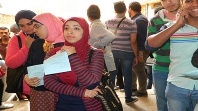 اقبال كبير على انتخابات الطلاب بتجارة القاهرة.. وضعيف فى الاقتصاد