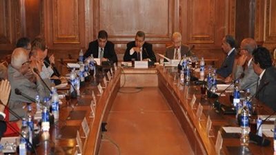 دراسة زيادة أعداد طلاب كلية التمريض بالجامعة الحديثة