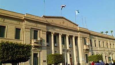 موظفة بحقوق القاهرة تتهم أحد العاملين بالتحرش بها