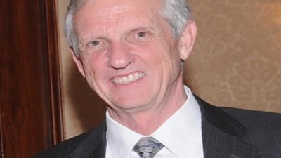 تعيين توماس توماسون رئيساً مؤقتاً للجامعة الأمريكية بالقاهرة
