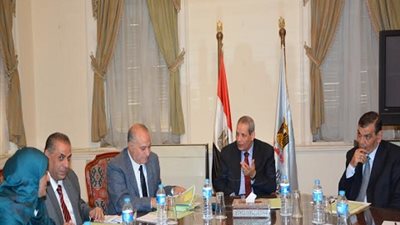 الهلالى يناقش مشكلة توزيع 150 ألف أخصائى اجتماعى على مستوى المدارس