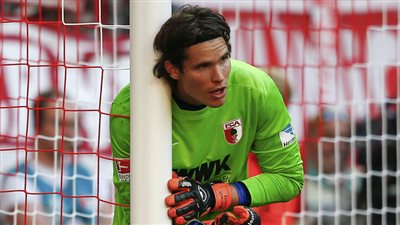 أخطر حيلة ماكرة من حارس مرمى أوجسبورج لصد ركلة جزاء