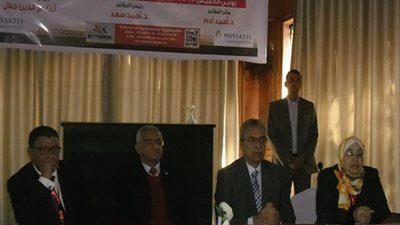 بالصور| رئيس جامعة المنيا يفتتح المؤتمر الأول لطب وجراحة العين بالتأمين الصحي