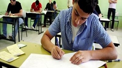 اختيار العاملين بامتحانات الثانوية العامة فى إجازة نصف العام