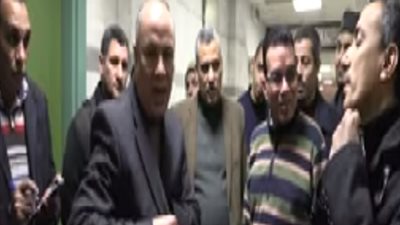 بالفيديو| رئيس جامعة سوهاج ينقل مسئول أمن المستشفى ويحيل طبيبة للتحقيق