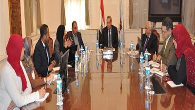 الهلالى يناقش مشروع ربط حوافز المعلم بالتميز