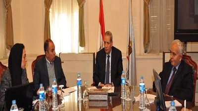 وزير التربية والتعليم يطرح فكرة مسابقة تليفزيونية لاختيار المعلم الأكثر ابتكارا