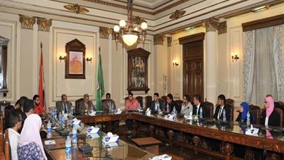 رئيس جامعة القاهرة: وضع آليات للتعامل مع مشكلات الطلاب وحلها