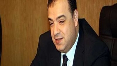 محافظ الفيوم: إزالة العبارات غير اللائقة وإعادة طلاء أسوار المدارس