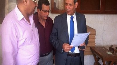 التعليم تتوعد الـ 30 الف معلم بالفصل  من العمل بعدعامين وتصدر أزمة جديدة بعد  الاغتراب 