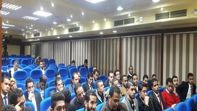 الشيحى يوافق على 16 مشروعا للأنشطة الطلابية